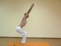 Yoga asana: 012-Utkatasana B