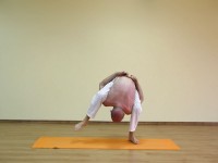 Yoga asana: 051-Tittibhasana B