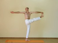Yoga asana: 074-Parivritta Utthita Hasta Padangusthasana