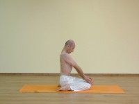 Yoga asana: 122-Virasana