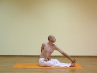 Yoga asana: 156-Ardha Matsyendrasana C