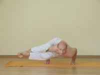 Yoga asana: 171-Ashtavakrasana