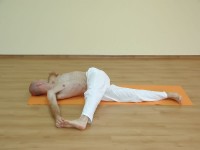 Yoga asana: 225-Jathara Parivartanaikapadasana